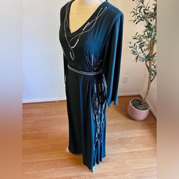 2 pc forest green maxi long sleeve embellished dress in M/L, Great condition✨ - Picture 8 of 16